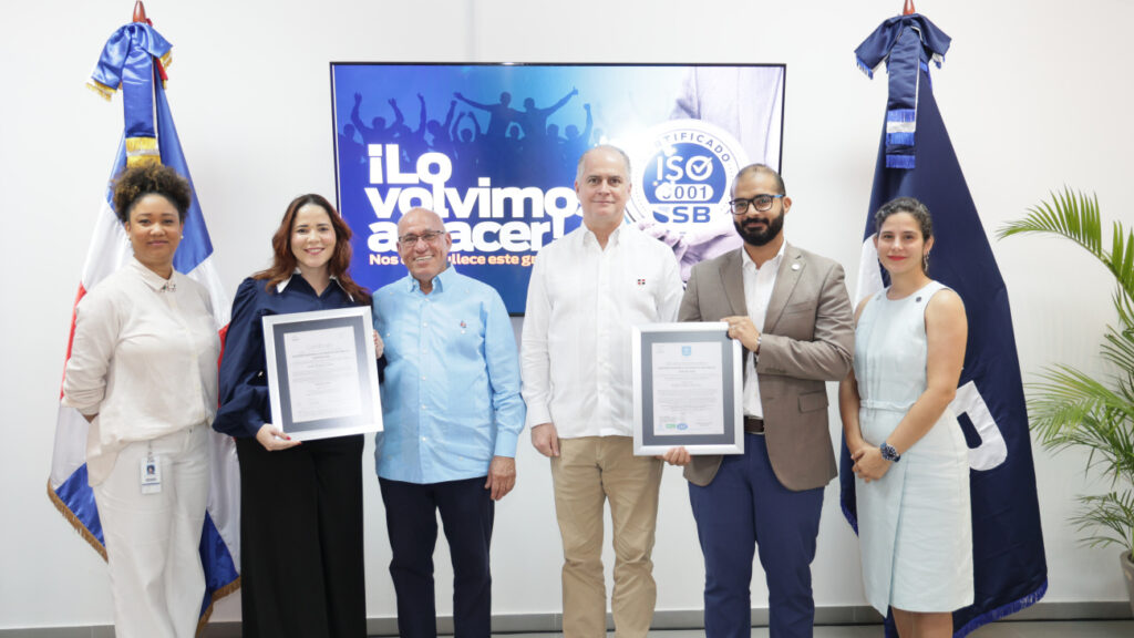 @SuperdeBancosRD recibe certificación ISO 9001 en sus procesos de prevención de lavado de activos y sanciones