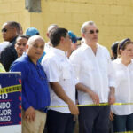 Presidente @luisabinader supervisa trabajos canalización y saneamiento cañada Las 800 del sector Los Ríos