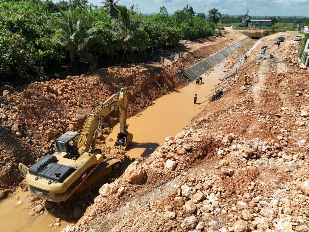 @INDRHIRD inspecciona sistemas de riego en Bajo Yuna tras tormenta Franklin y supervisa obras en curso