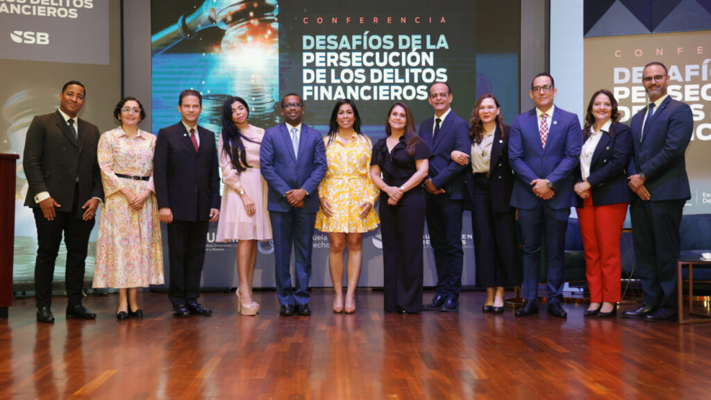 @SuperdeBancosRD realiza conferencia “Desafíos de la persecución de los delitos financieros”