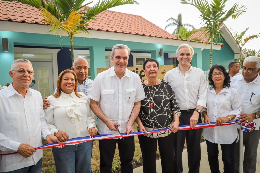 Inauguración del Centro CAIPI Los Minas Sur por el presidente @LuisAbinader marca el inicio de la atención integral a 250 niños y familias en Santo Domingo Este