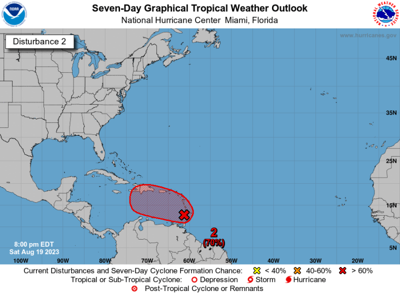 Centro Nacional de Huracanes vigila el fenómeno AL90; podría convertirse en depresión tropical