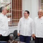 @SanzLovaton emocionado acompaña a sus amigos del #PRSD a recordar al lider de siempre Hatuey Decamps