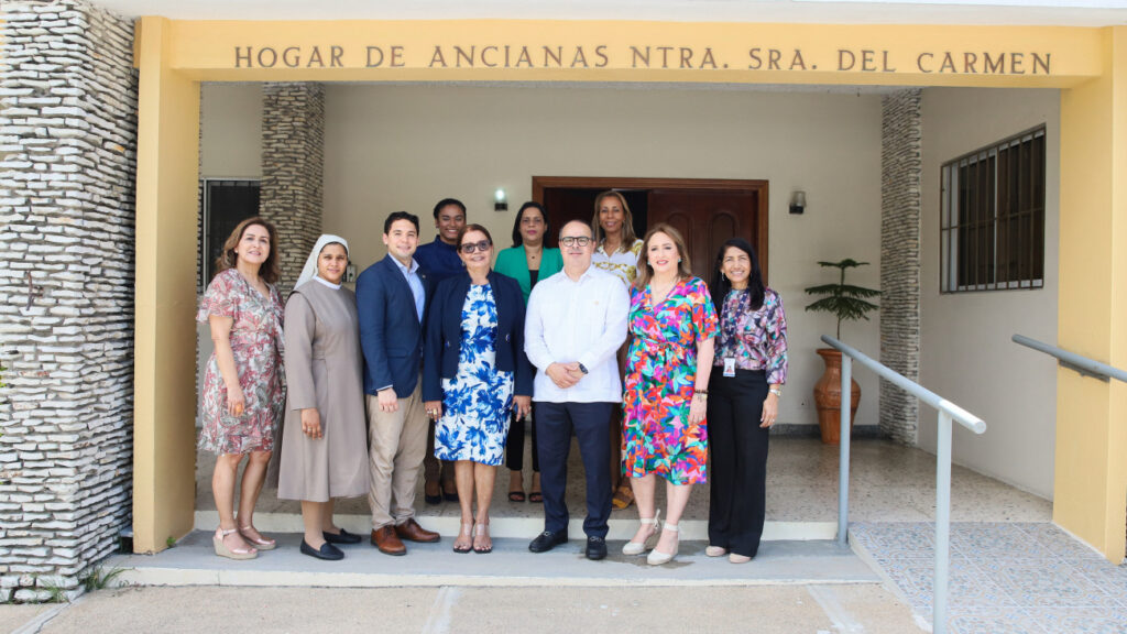 Donan camas a centros de adultos mayores como parte de proyecto impulsado por el CONAPE