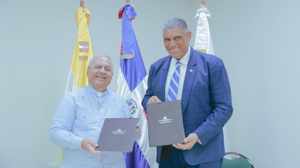 @MinInteriorRD y la Universidad Católica de Santo Domingo fomentarán turismo religioso y cultural con diplomado a jóvenes de sectores vulnerables