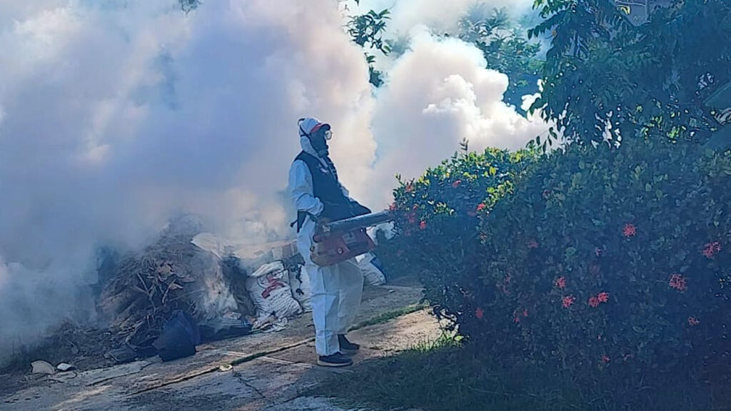 @SaludPublicaRD se mantiene vigilante ante aumento de casos de dengue; continúan los operativos de fumigación en zonas donde se han detectado nuevos casos