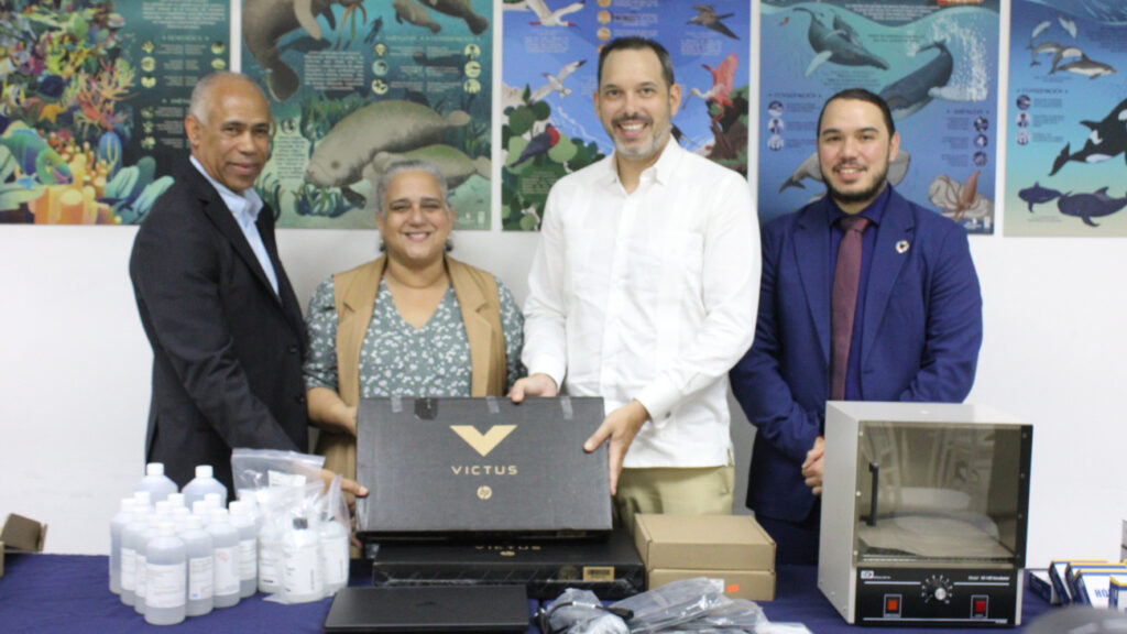 Medio @ambienterd fortalece su área de monitoreo ambiental con equipos donados por la USAID