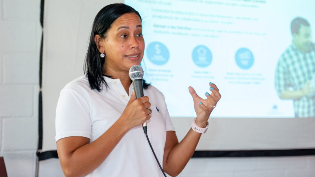 Plan Familia Feliz realiza feria de captación en Río San Juan; más de 500 personas solicitaron viviendas