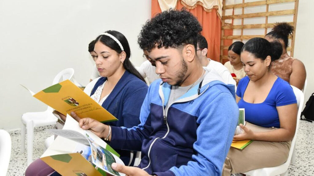 Jóvenes empiezan capacitación para impulsar turismo cultural y religioso