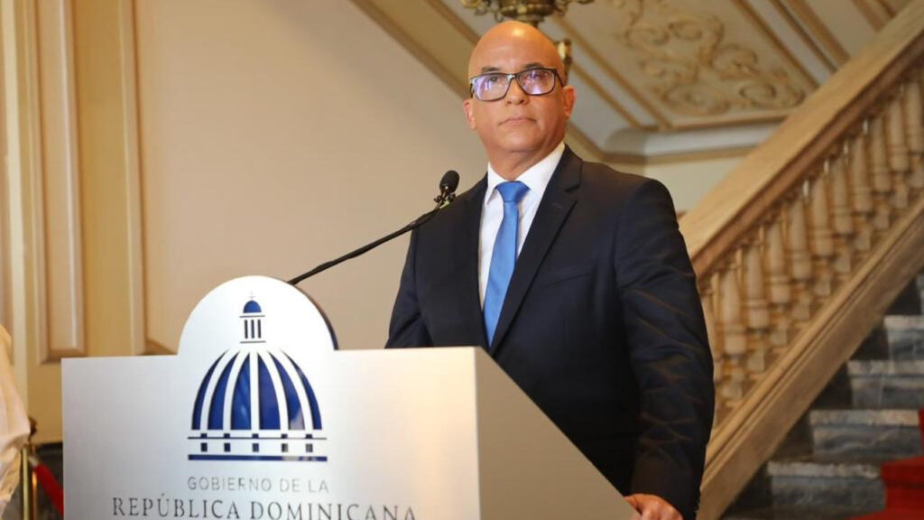 Vocero de la Presidencia informa sobre el cierre del paso del agua en el río Masacre por ciudadanos haitianos