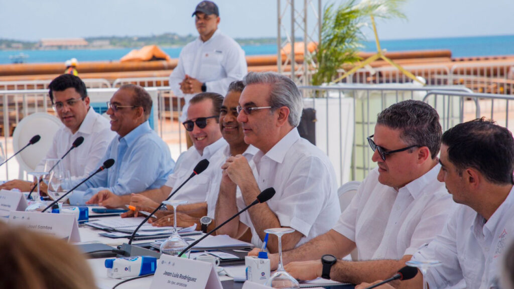 Presidente @luisabinader anuncia 18 de diciembre de 2023 llegará el primer crucero al puerto de Cabo Rojo, Pedernales