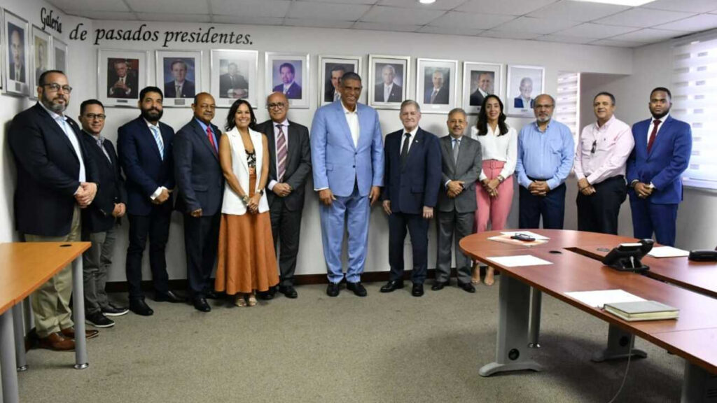 Industriales de Herrera, periodistas e influencers de Santo Domingo Oeste sumados a “De vuelta al Barrio” contra flagelos sociales