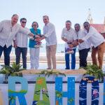 Presidente @luisabinader da primer palazo para construcción de muelle de cruceros en Barahona y aeropuerto en San Juan