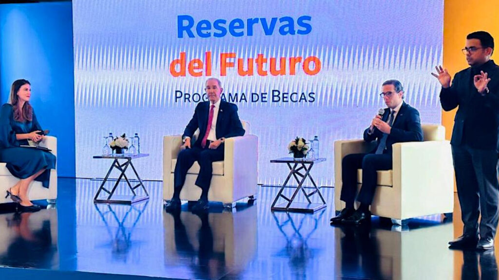 Ministro @fgarciafermin afirma que Gobierno dominicano ha otorgado 24 mil becas nacionales que corresponden al área STEM