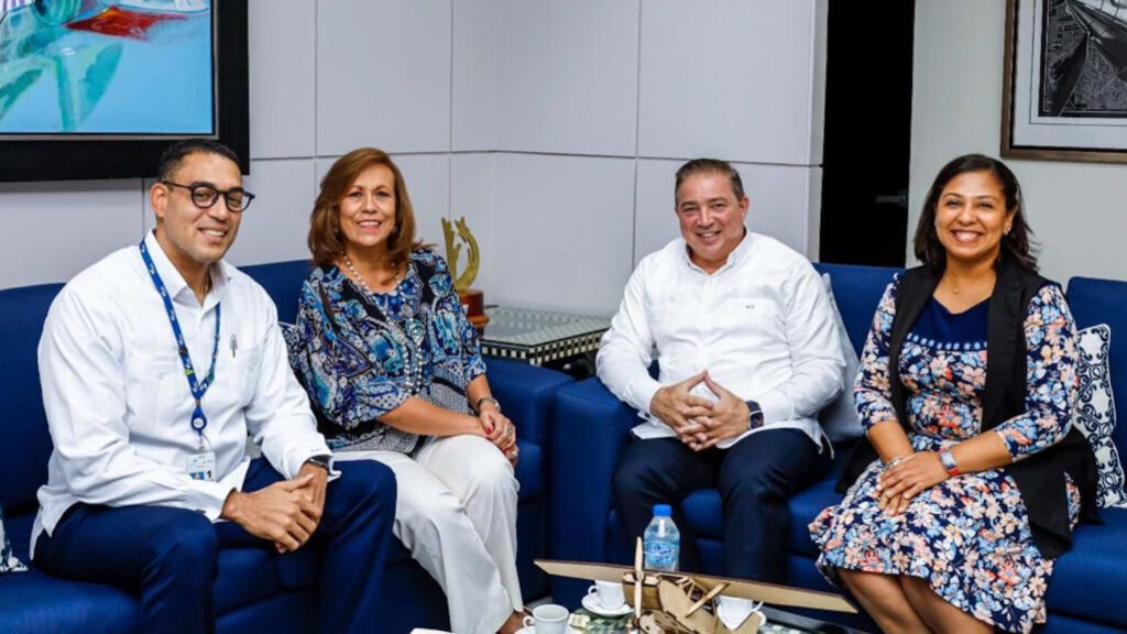@IDAC_RD junto con experta en Plan de Compensación y Reducción de Carbono para la Aviación Internacional evalúan política ambiental y gestión de calidad en RD