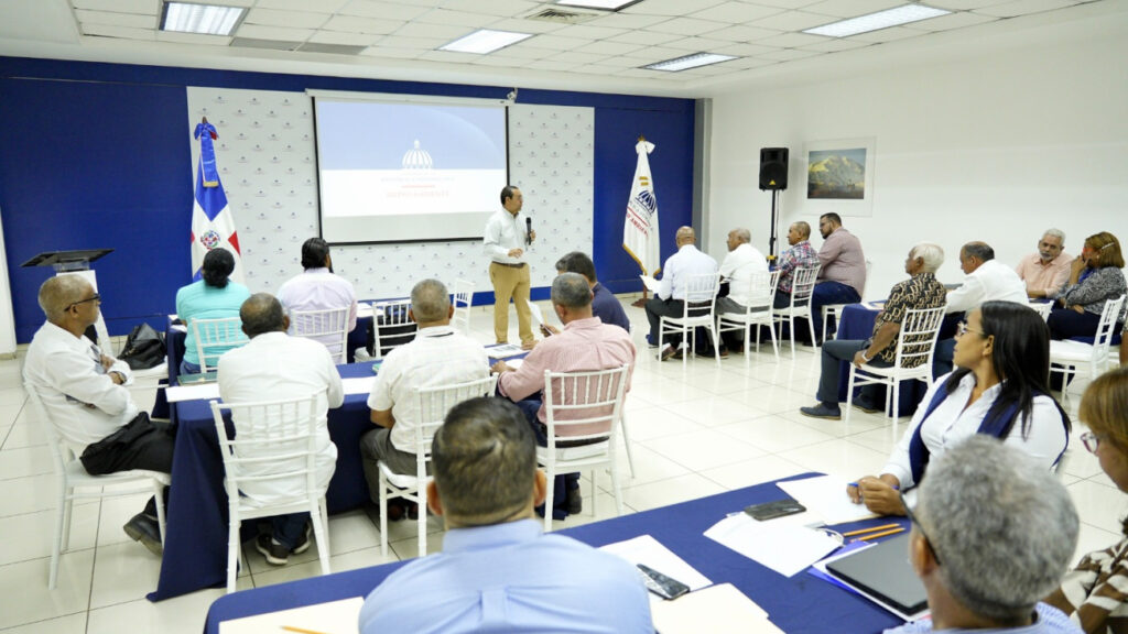 Medio @ambienterd actualiza a sus direcciones provinciales sobre autorizaciones ambientales