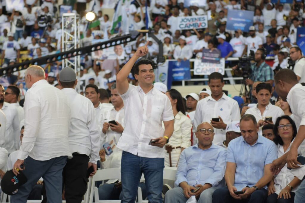@warnaudbisono hoy el municipio de SDE recibió con gran entusiasmo a nuestro presidente@luisabinader