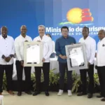 Presidente @LuisAbinader entrega malecón en Caleta La Romana