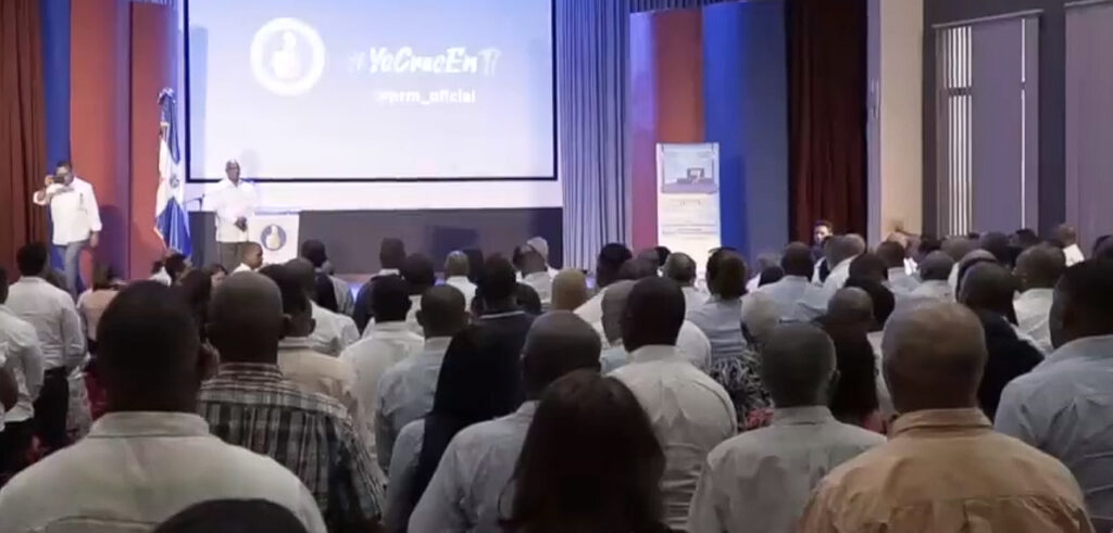 @PRM_Oficial logra gran éxito en San Cristóbal con nuestros precandidatos de la Región Sur, en el seminario sobre “𝗙𝗼𝗿𝗺𝗮𝗰𝗶ó𝗻 𝗣𝗼𝗹í𝘁𝗶𝗰𝗮 𝘆 𝗡𝗼𝗿𝗺𝗮𝘁𝗶𝘃𝗮𝘀 𝗱𝗲 𝗹𝗮 𝗟𝗲𝘆 𝗻𝗼. 𝟯𝟯-𝟭𝟴 𝘆 𝟮𝟬-𝟮𝟯”