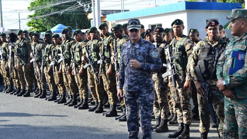 Comando Conjunto Unificado Fuerzas Armadas y Policía Nacional despliegan personal y equipo en el sector de Capotillo