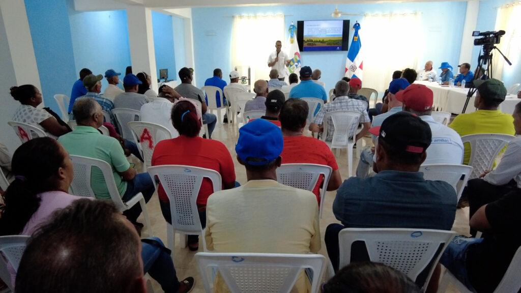 Medio @ambienterd socializa con comunidades la importancia de que la Unesco designe la Reserva de la Biosfera Madre de las Aguas