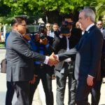 Presidente @luisabinader recibe a su homólogo de Surinam, Chandrikapersad Santokhi, en visita oficial