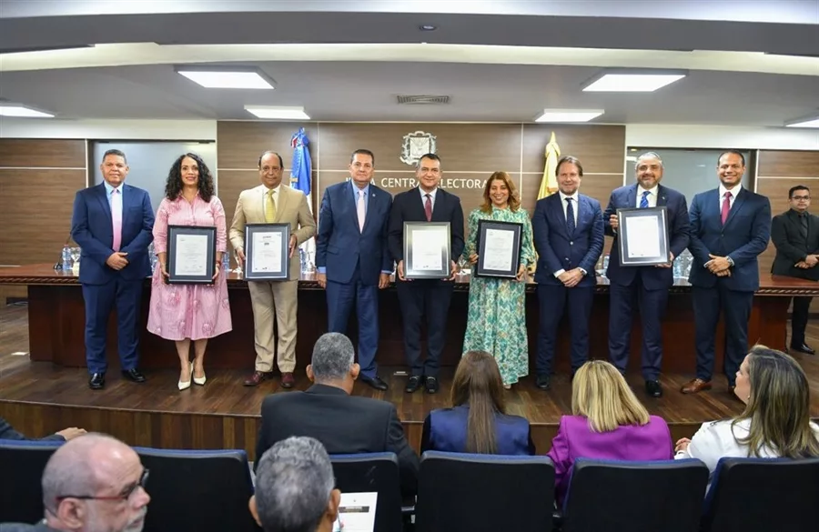 JCE logra certificaciones en las Normas ISO 9001, 27001 y 54001; OEA dice órgano electoral de RD es un referente regional