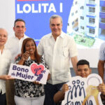 Presidente @luisabinader inader entrega 168 viviendas en Manoguayabo