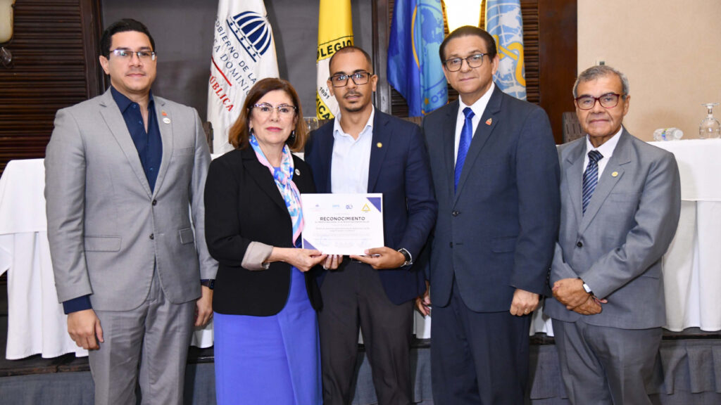 Entregan Premio Nacional de Investigación en Salud; reconocen diez proyectos en varias áreas