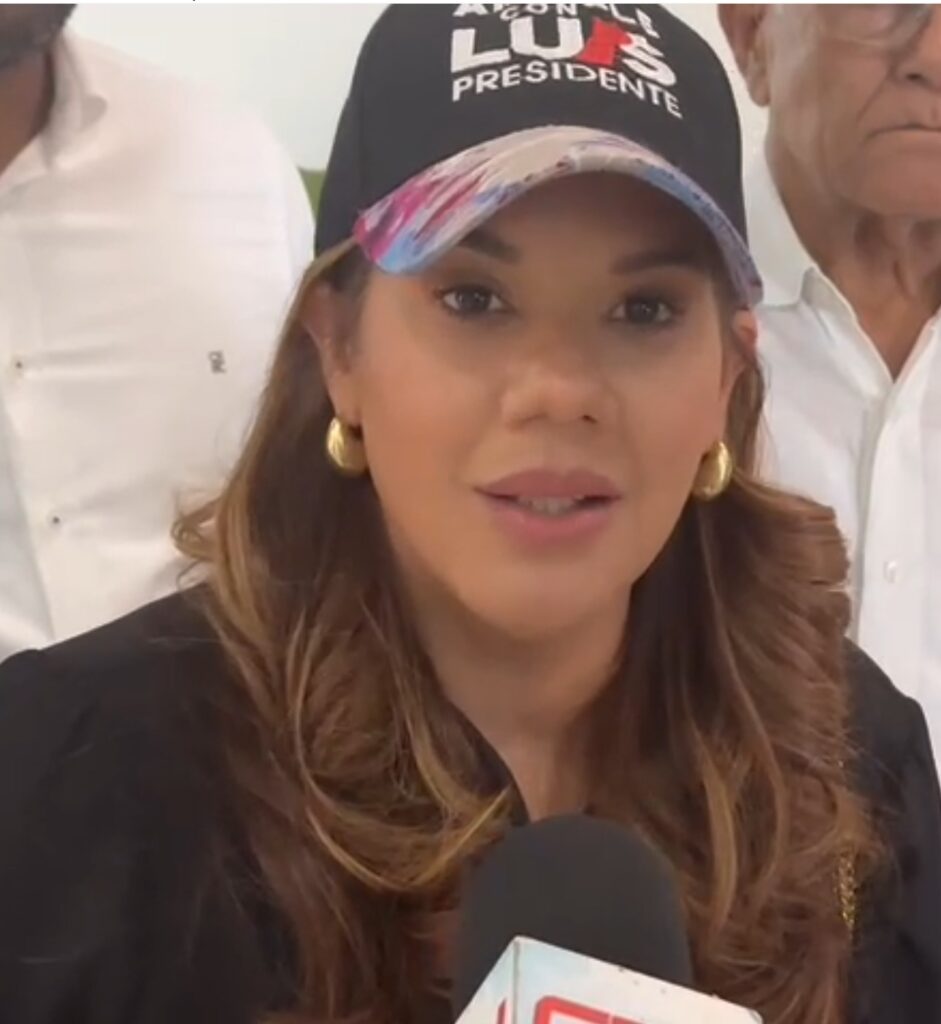 @PRM_Oficial acuerda con Karina Aristy a quien reservó candidatura Alcaldía Higüey