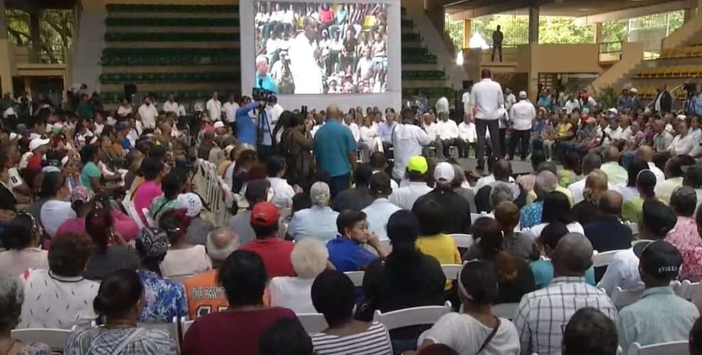 Entrega de Títulos de Propiedad – Polideportivo del Casco Urbano de San Pedro de Macorís