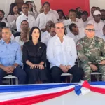 Presidente @LuisAbinader encabeza desfile militar en San Cristóbal por motivo al Día de la Constitución