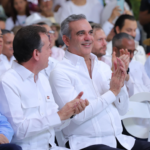 Presidente @LuisAbinader deja inaugurado festival del cigarro