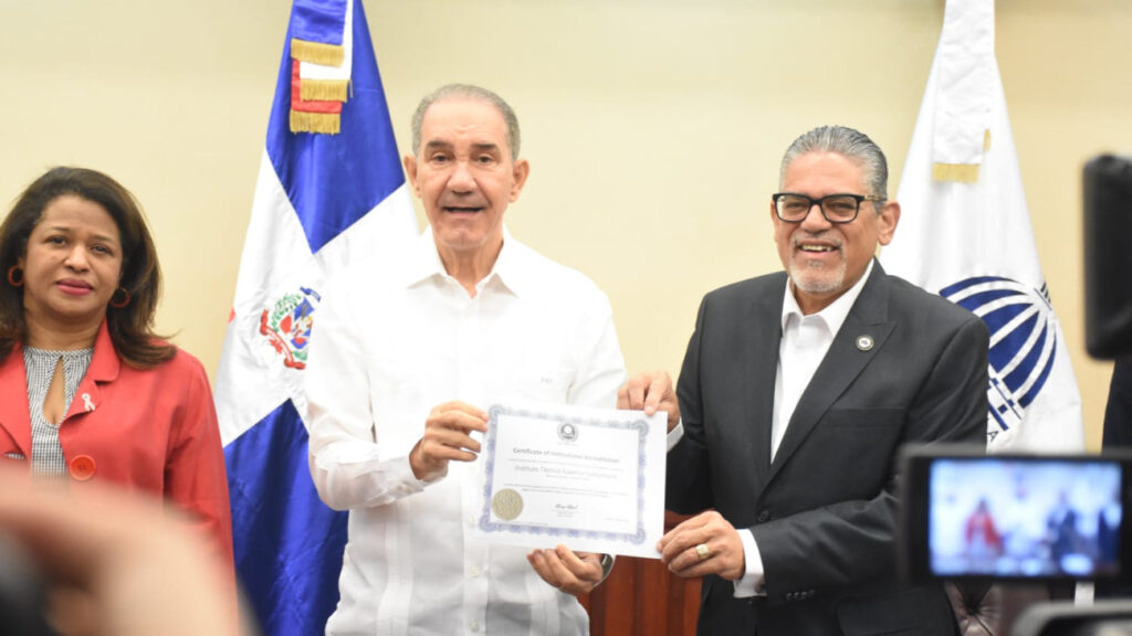 @MESCYTRD valora como trascendental certificación Innova Educational Services obtenida por el ITSC