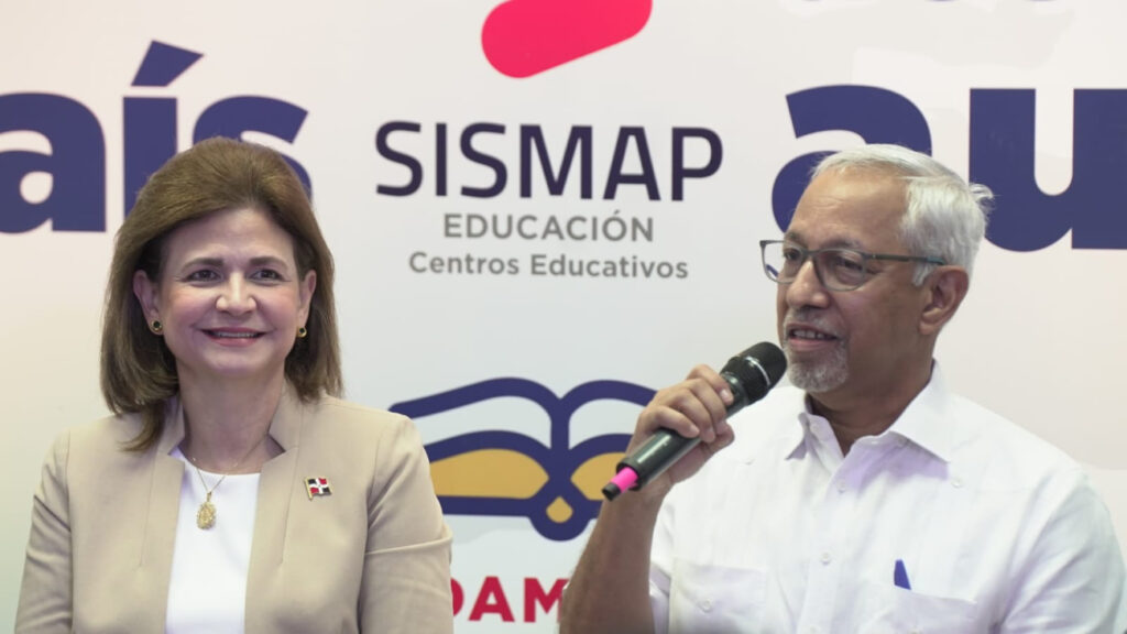 Ministerios de @EducacionRDo , de Economía y de Administración Pública ponen en operación el SISMAP Educación, para monitorear funcionamiento de centros educativos del país