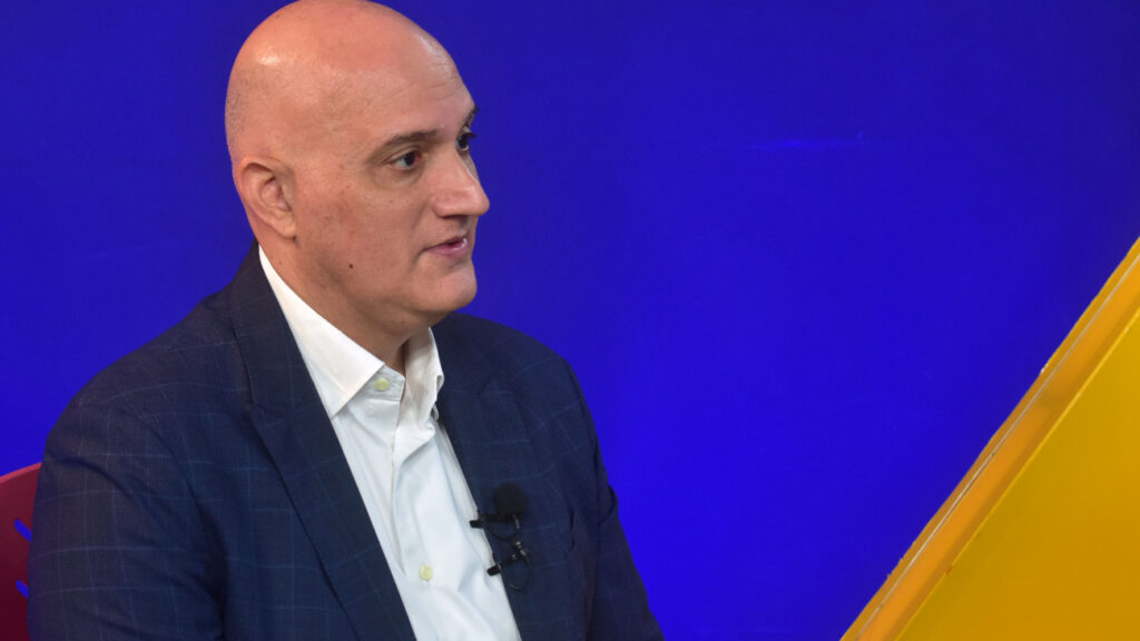 Ministro de Economía afirma el Gobierno ha colocado la inversión pública a favor del bienestar social