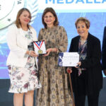 Gobierno reconoce a 13 instituciones durante primera versión del Premio a la Calidad Educativa