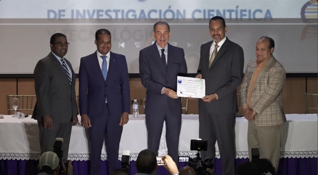 @FGarciaFermin @MescytRD realiza acto de Premiación VIII Congreso Estudiantil de Investigación Científica y Tecnológica (CEICYT) 2023