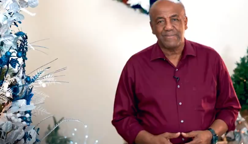 @AntonioAlmonteR desea felices pascuas y un venturoso año nuevo