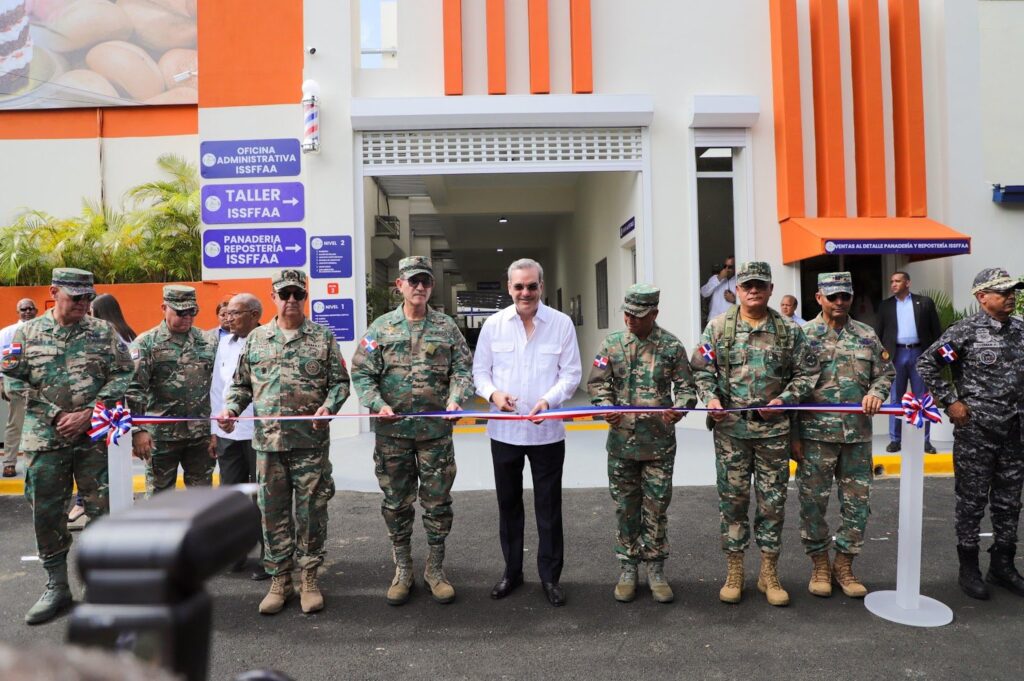 @LuisAbinader encabezó inauguración nuevo edificio del @ISSFFAARD