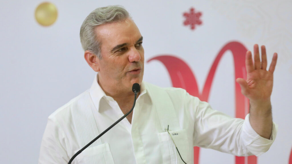 @LuisAbinader inaugura Nuevo Domingo Savio