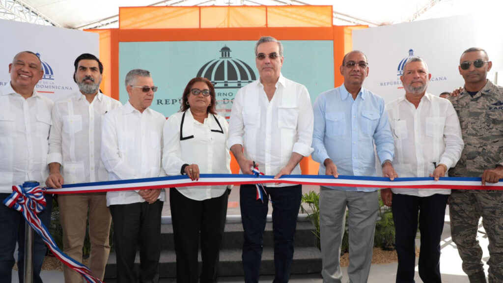 Presidente Abinader inaugura avenida Freddy Beras Goico, antigua Hípica, que impacta a cerca de 400,000 personas
