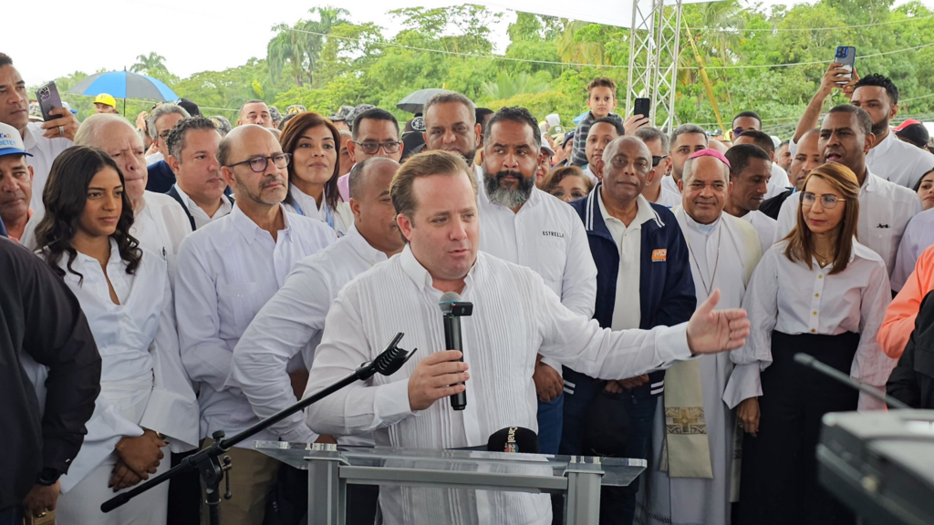 @JosePaliza| Gobierno inaugura puente de Cangrejo, sobre el río Camú