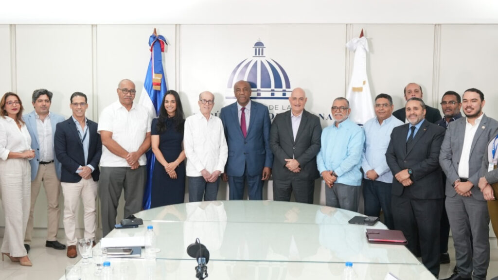Mesa de trabajo del Ministerio de Energía y Minas impulsa programa de Aceleración de la Transición Energética