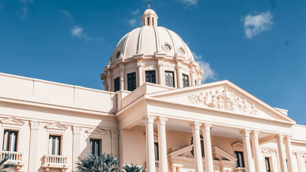 Presidente @luisabinader declara duelo nacional por el fallecimiento del embajador Dannenberg Castellanos