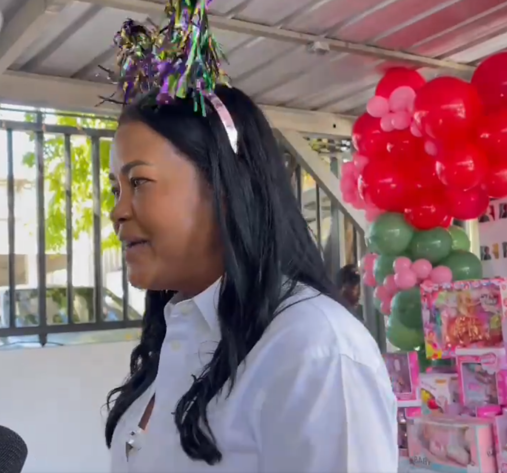 @ScarletBenzan agradece a Dios por la oportunidad de llevar a legria a niños de SD