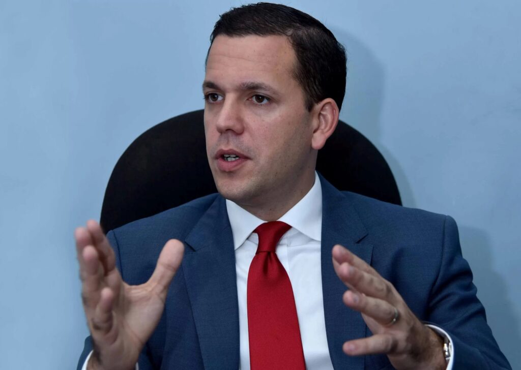 Problemas de salud impiden a @HugoBeras asistir fiscalia DN