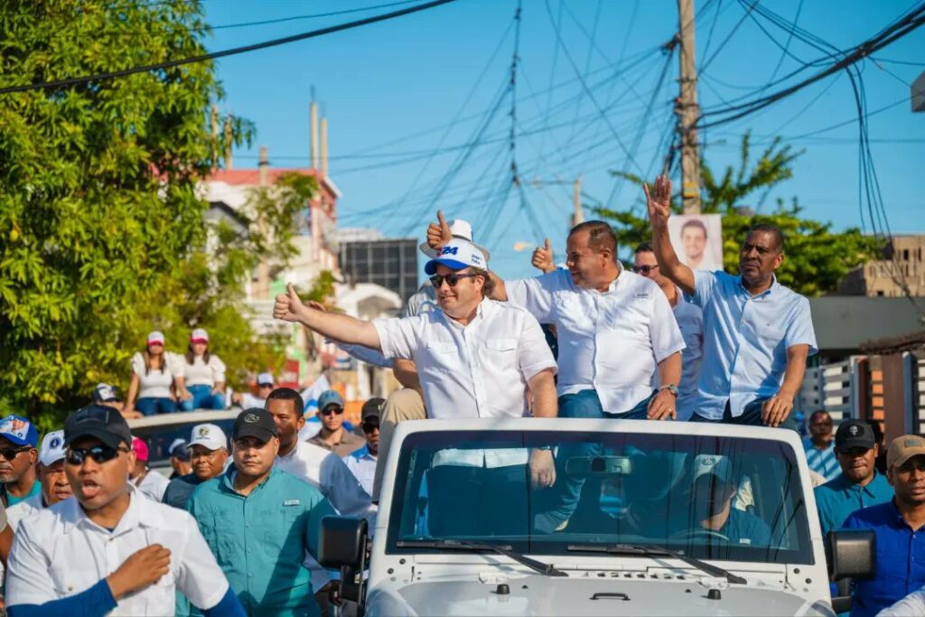 @PRM_Oficial Puerto Plata se desborda con gran marcha caravana apoyando a @LuisAbinader y a candidatos municipales
