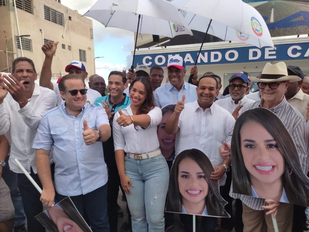 @AntonioAlmonteR·9hImpresionante concentración en Villa Mella Sur, Santo Domingo Norte, con la participación de @llegopapa y @JosePaliza