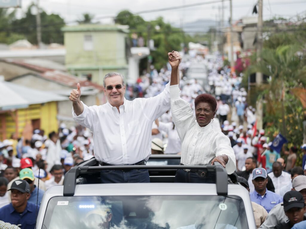 @DRMarioLama: Contundente demostración de que Vamos A Ganar en San Pedro De Macorís @NelsonArroyoP